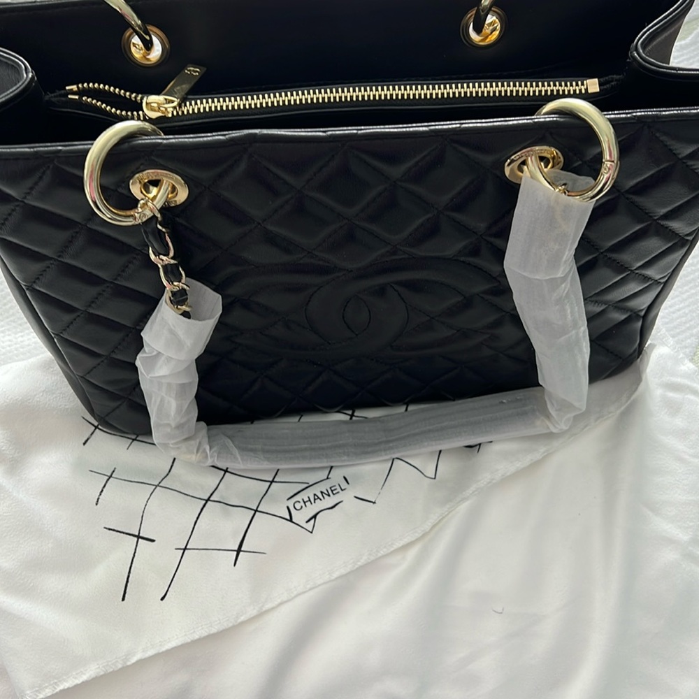 Black purse